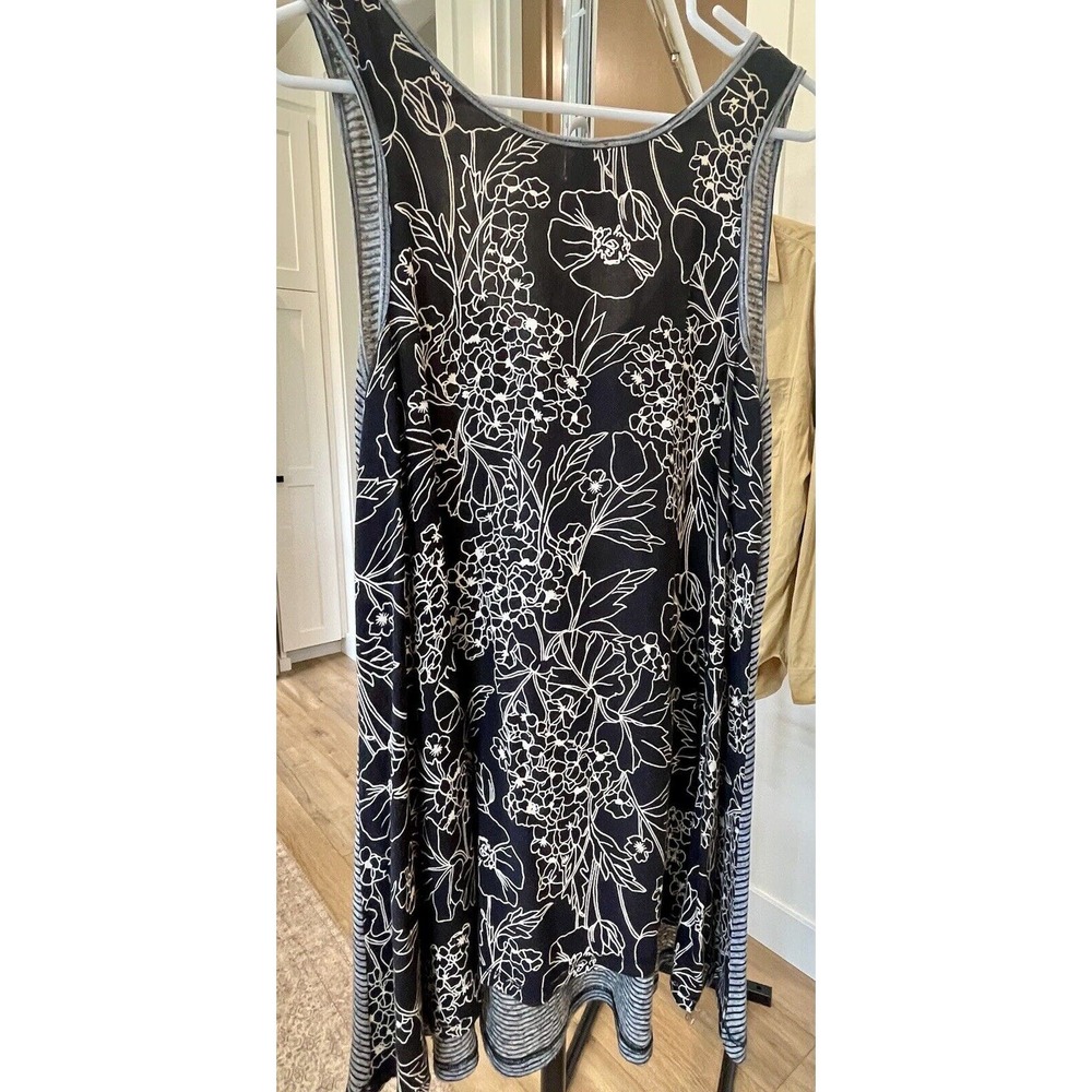 Awake By OS Sleeveless Top‎ Size 1X Double Sided Floral Black Stripes Colorful - Picture 4 of 8
